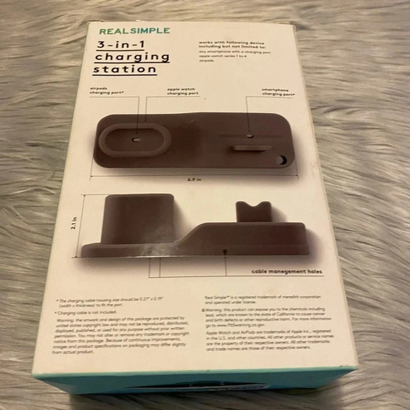 Real Simple 3 in 1 Charging Station - Picture 5 of 7